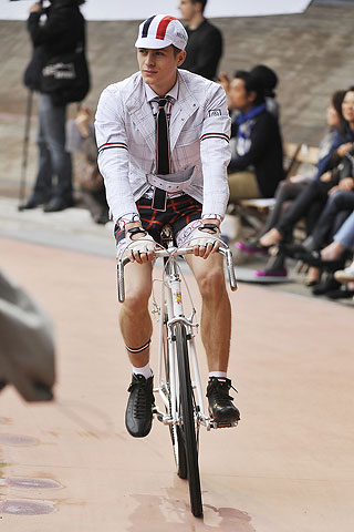 Moncler Gamme Bleu / - 2011